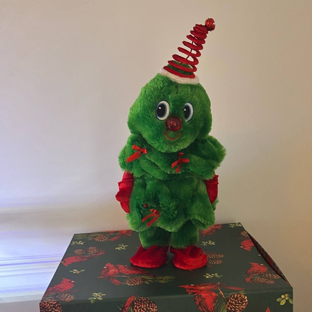 Animated singing Christmas tree plush